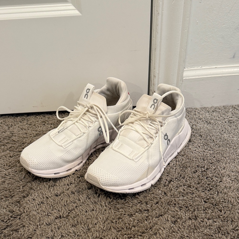ON Women's Athletic Shoes - White